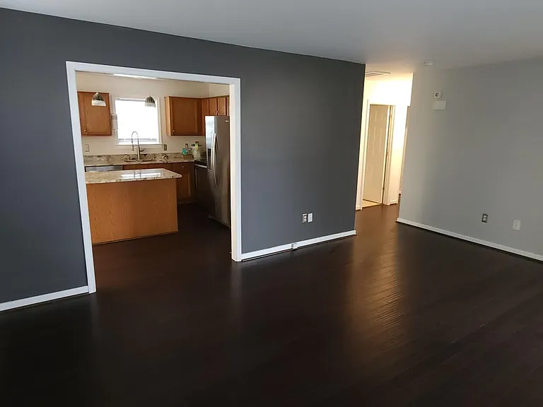 6917 Vanderbilt Ave — Photo 31