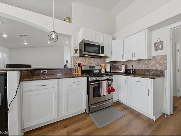 4251 Valley Royal Dr — Photo 5
