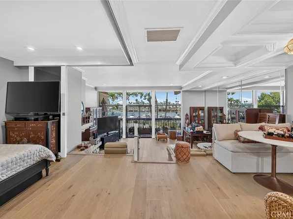 5201 Marina Pacifica Dr S, Long Beach, CA 90803