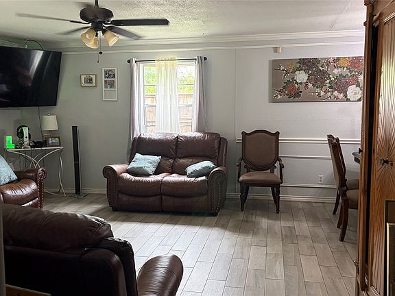 3rd image of 1827 Whitecliff Dr