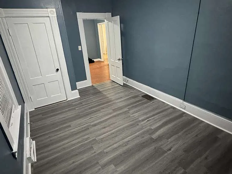 440 Laurel St — Photo 13