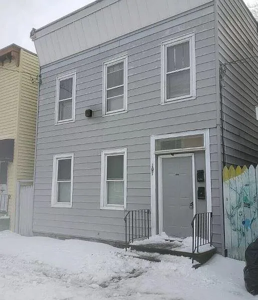 107 Jackson St — Photo 4