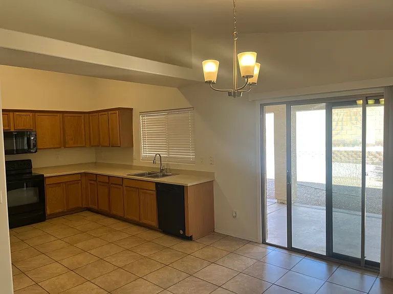 25524 W Williams St — Photo 4