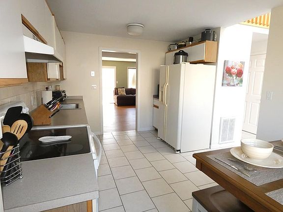 3rd image of 34 Mattakeesett St APT 26
