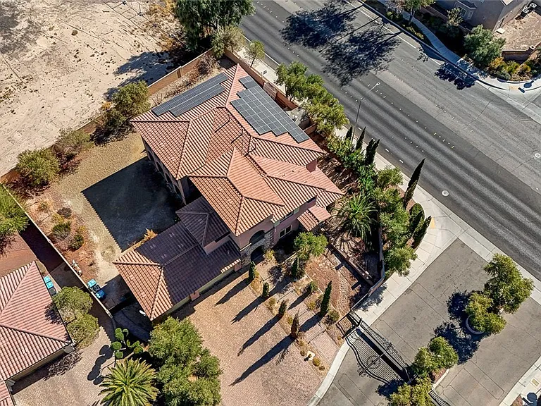8490 Via De Bellasidra Ct — Photo 82