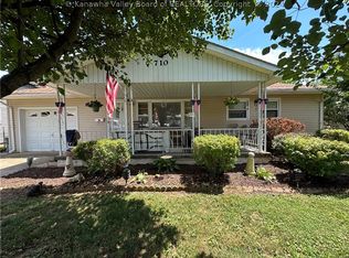 710 Cherry St, Ravenswood, WV 26164