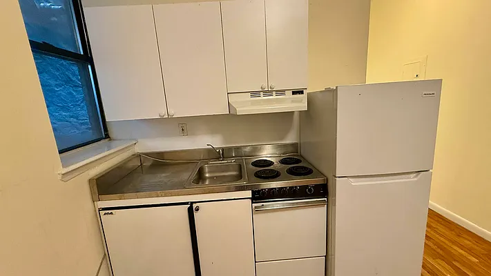 Rented by HOLTON REAL ESTATE INC. | media 2