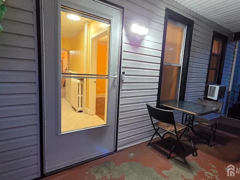 26 Harvey St — Photo 3
