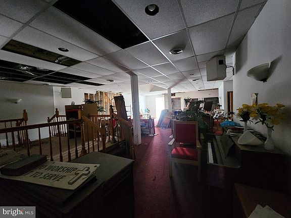 5th image of 1560 N Fulton Ave