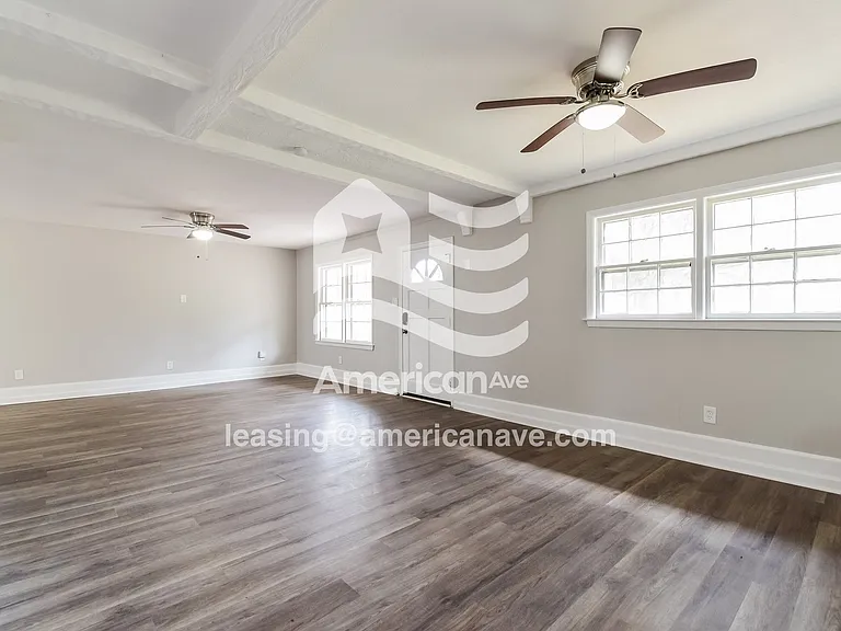 332364_006_wm_-_living_room_13547581.jpg