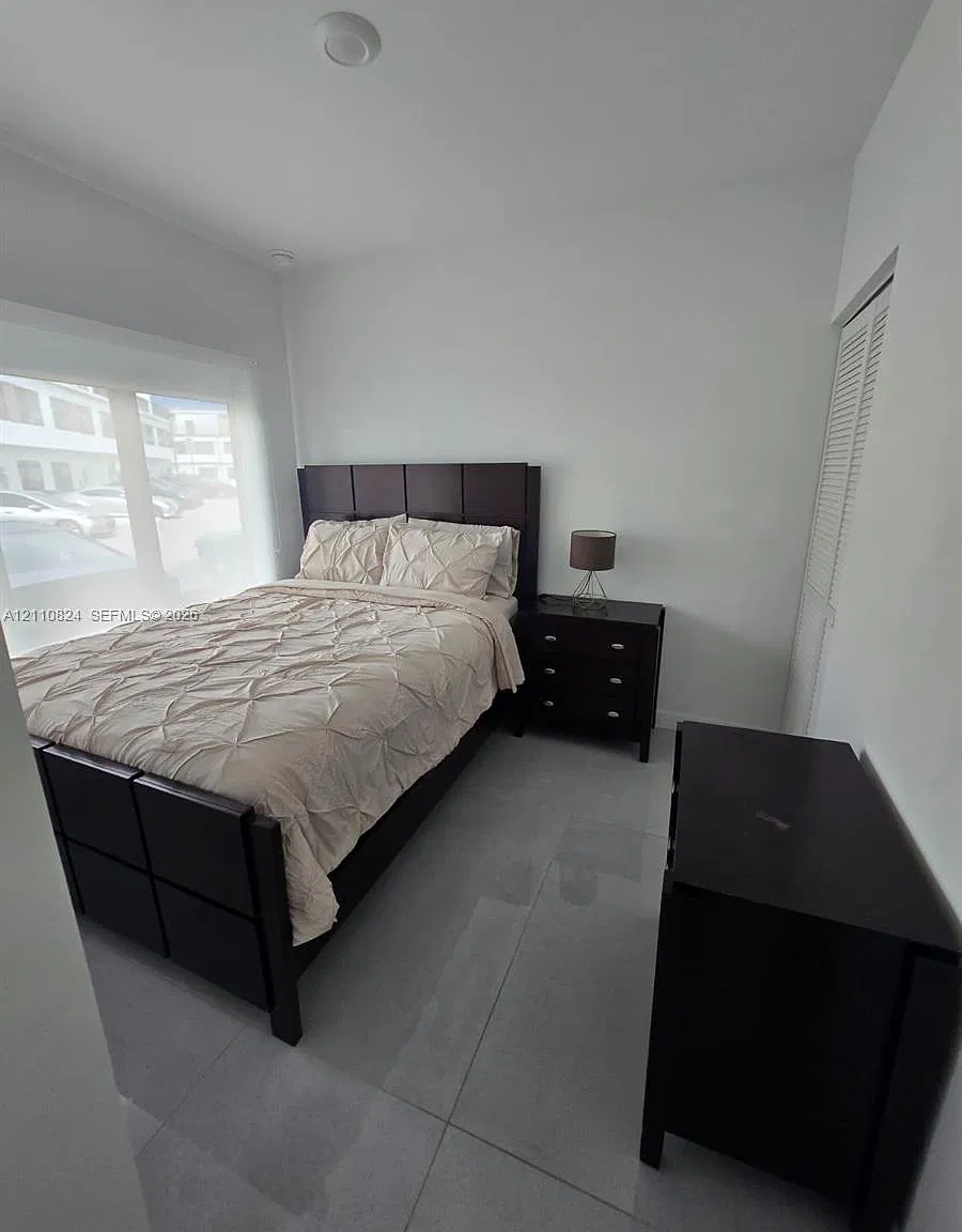 1 bed, 1.0 bath, 1398 sqft, $900 — Photo 4