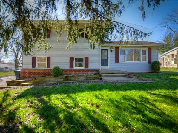 955 Crestview Ct, Mt Zion, IL 62549