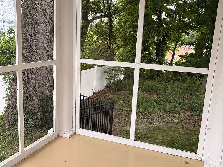 5622 Whitney Pl — Photo 11