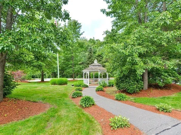 34 Meeting House Ln APT 317, Stow, MA 01775