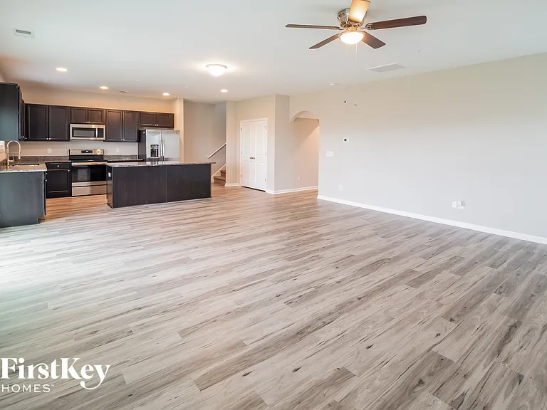 146 Clydesdale Cir — Photo 6