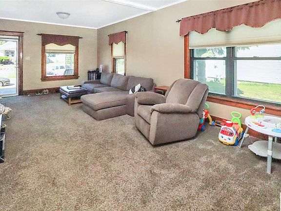 4th image of 2712 Dodge Ave #109