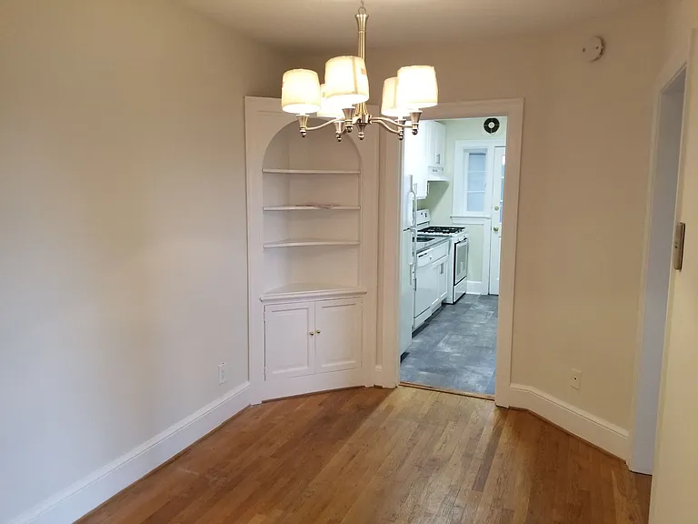 Mount Vernon Ave Apartments — Photo 30