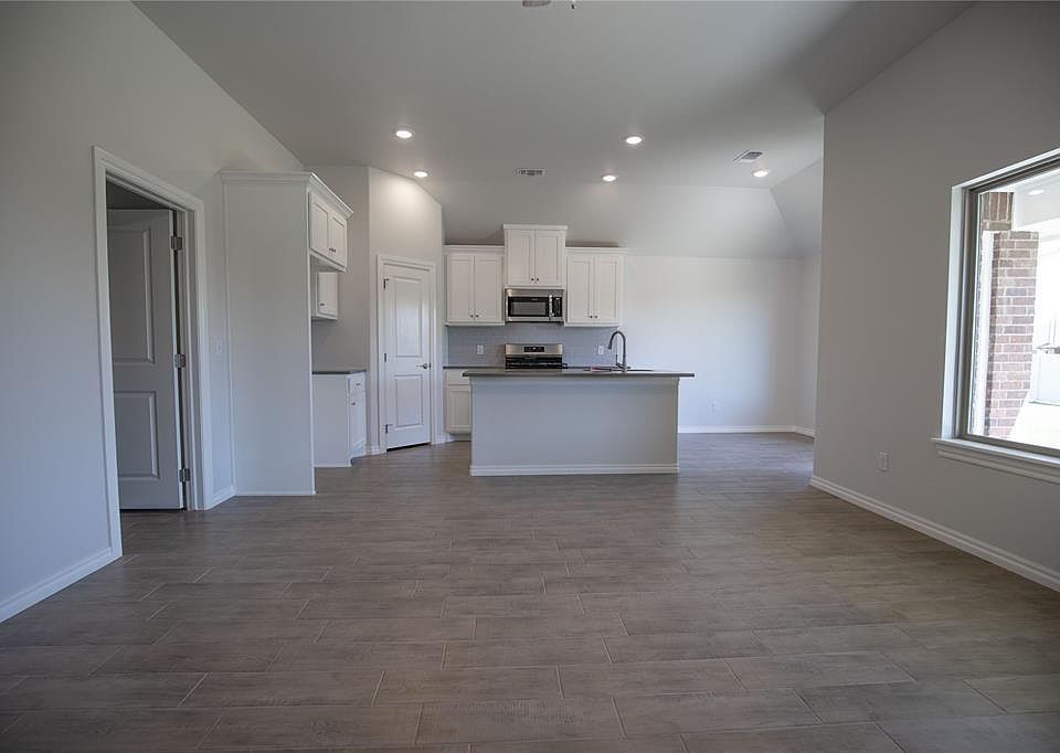 1st image of 11808 Jonas Dr