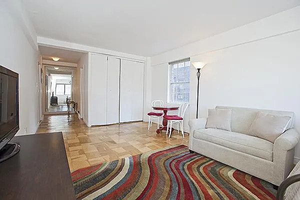 Rented by Sumitomo Real Estate Sales | media 4
