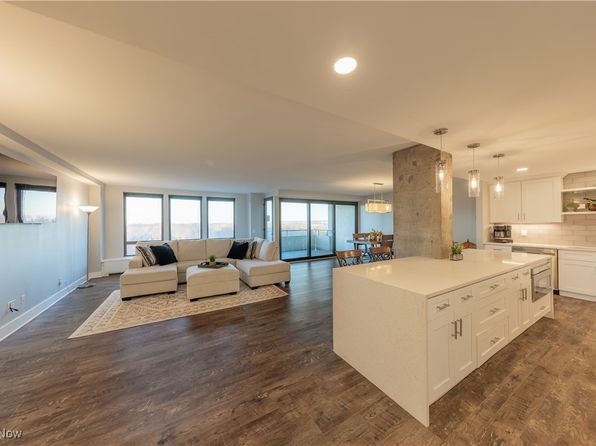 1 Bratenahl Pl APT 901, Bratenahl, OH 44108