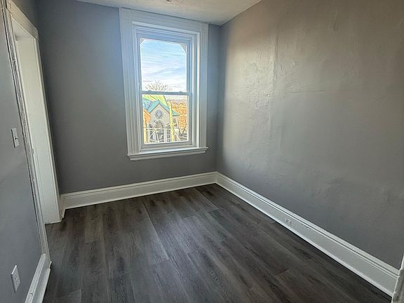 2nd image of 479 Roseville Ave APT 3