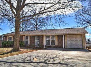 514 Saint Joseph Ln, Manchester, MO
