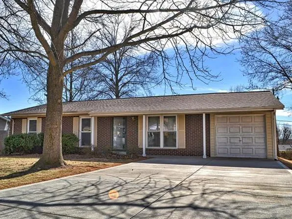 514 Saint Joseph Ln, Manchester, MO 63021