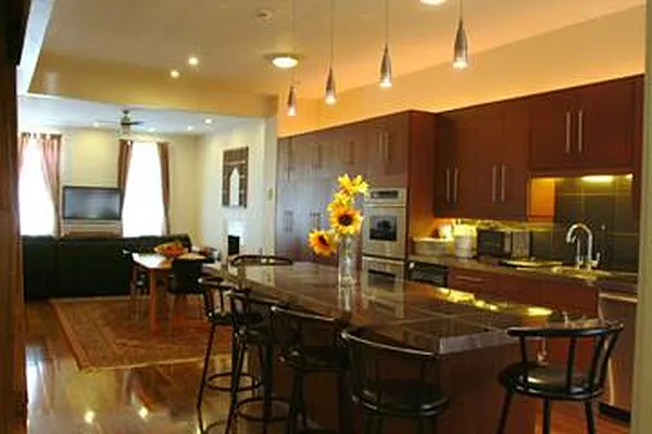 Sold by Vandenberg | media 3