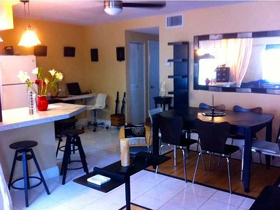 3rd image of 1545 Euclid Ave APT 4B