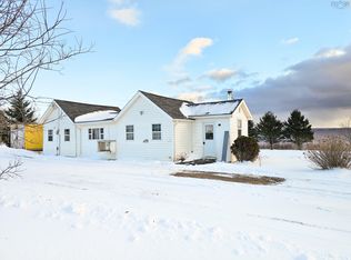4606 Highway 2, Upper Economy, NS B0M 1J0