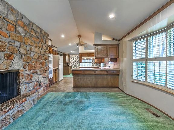 5th image of 2909 Persimmon Creek Dr