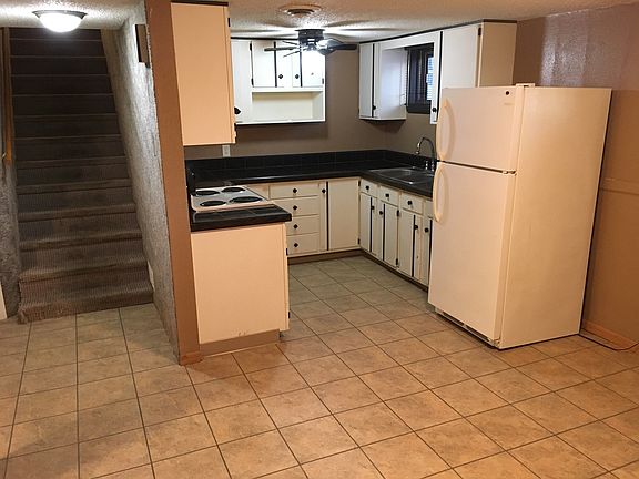 2nd image of 902 5th Ave NW