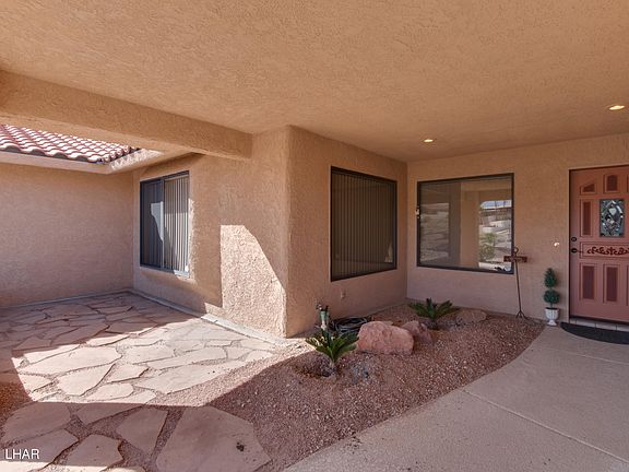 3rd image of 1301 Tamarack Dr