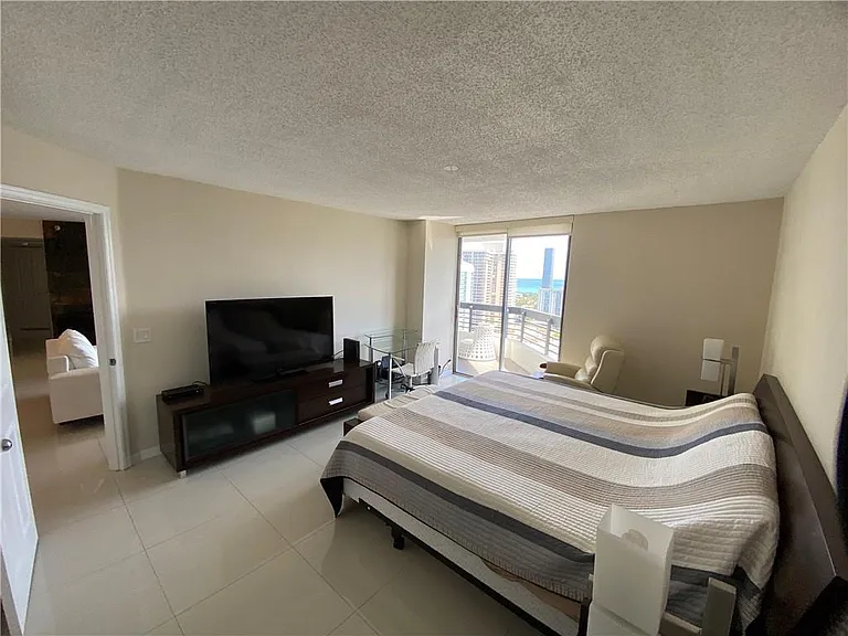 3500 Mystic Pointe Dr #2607 — Photo 10