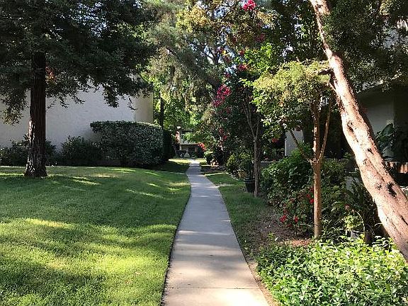 2nd image of 310 Tradewinds Dr APT 6
