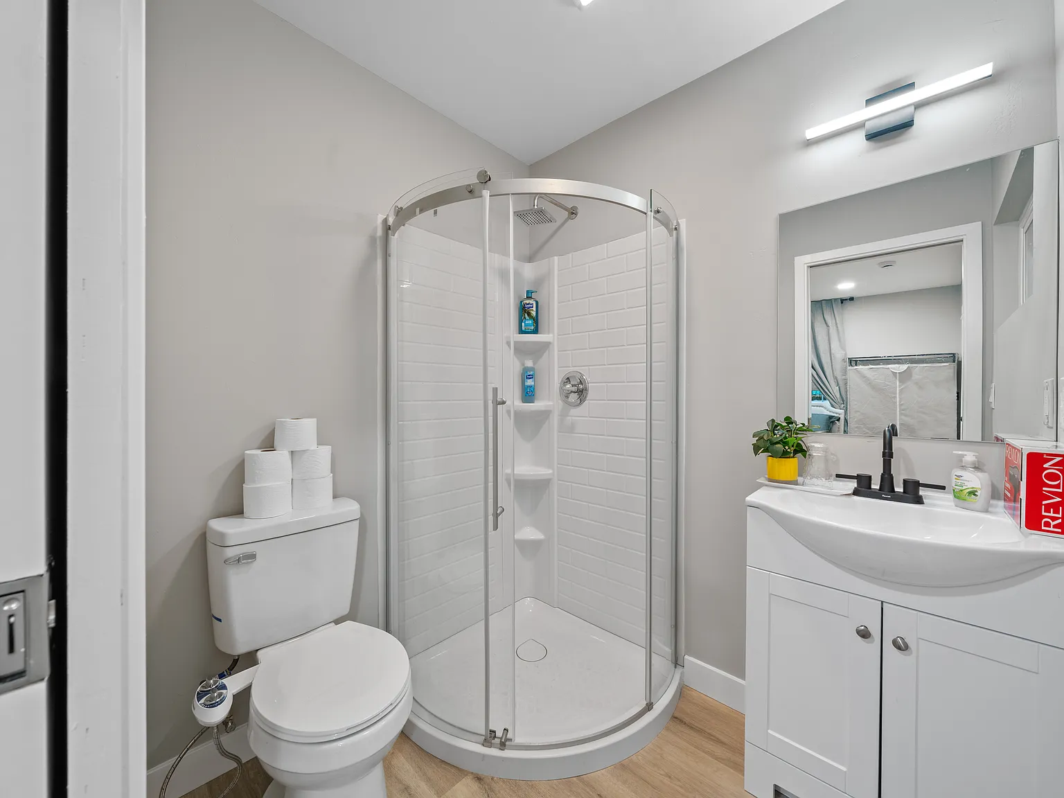 Studio, 300 sqft, $2,900 — Photo 4