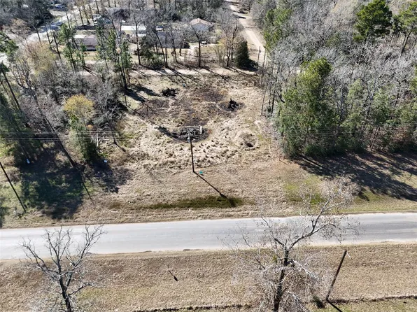 Pull Tight Ln, Livingston, TX 77351