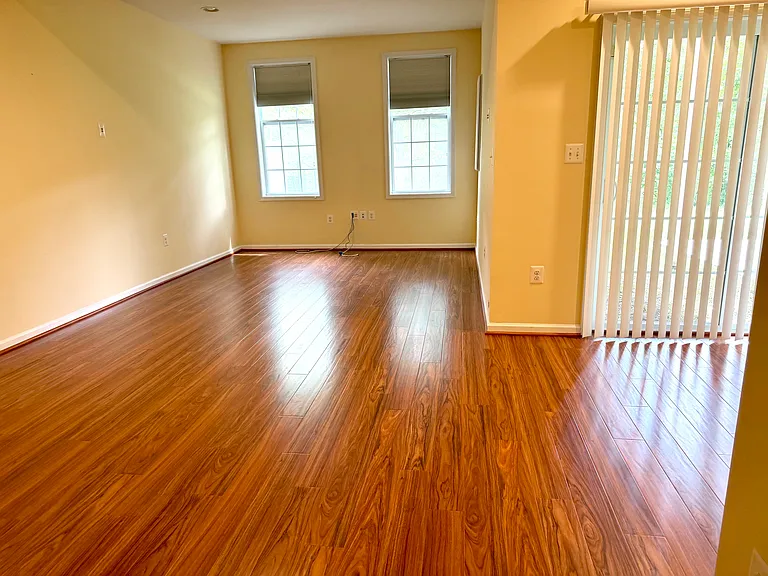 43237 Mitcham Sq — Photo 30