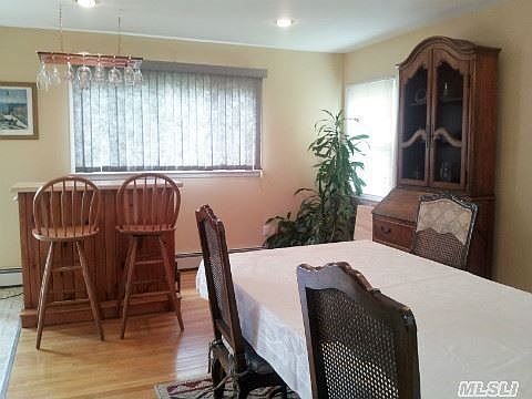 5th image of 2721 Hyacinth St