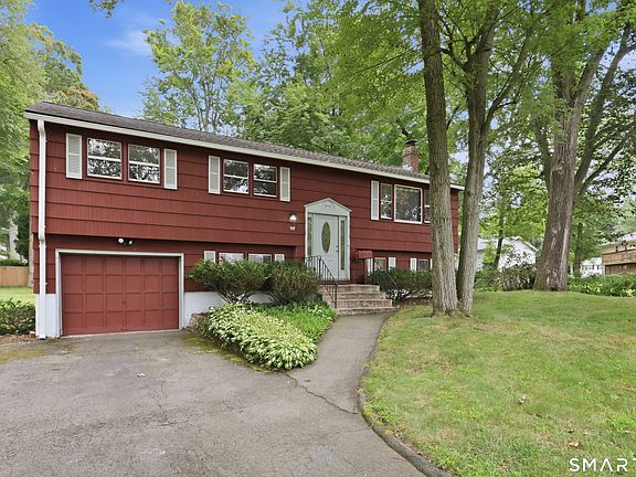 3rd image of 92 Penney Drive