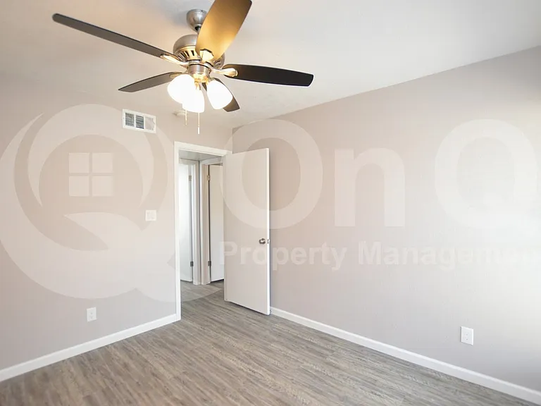 785 N Arrowhead Dr #2 — Photo 9