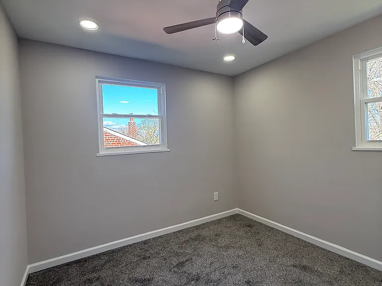 142 Joliet St SW #B — Photo 16