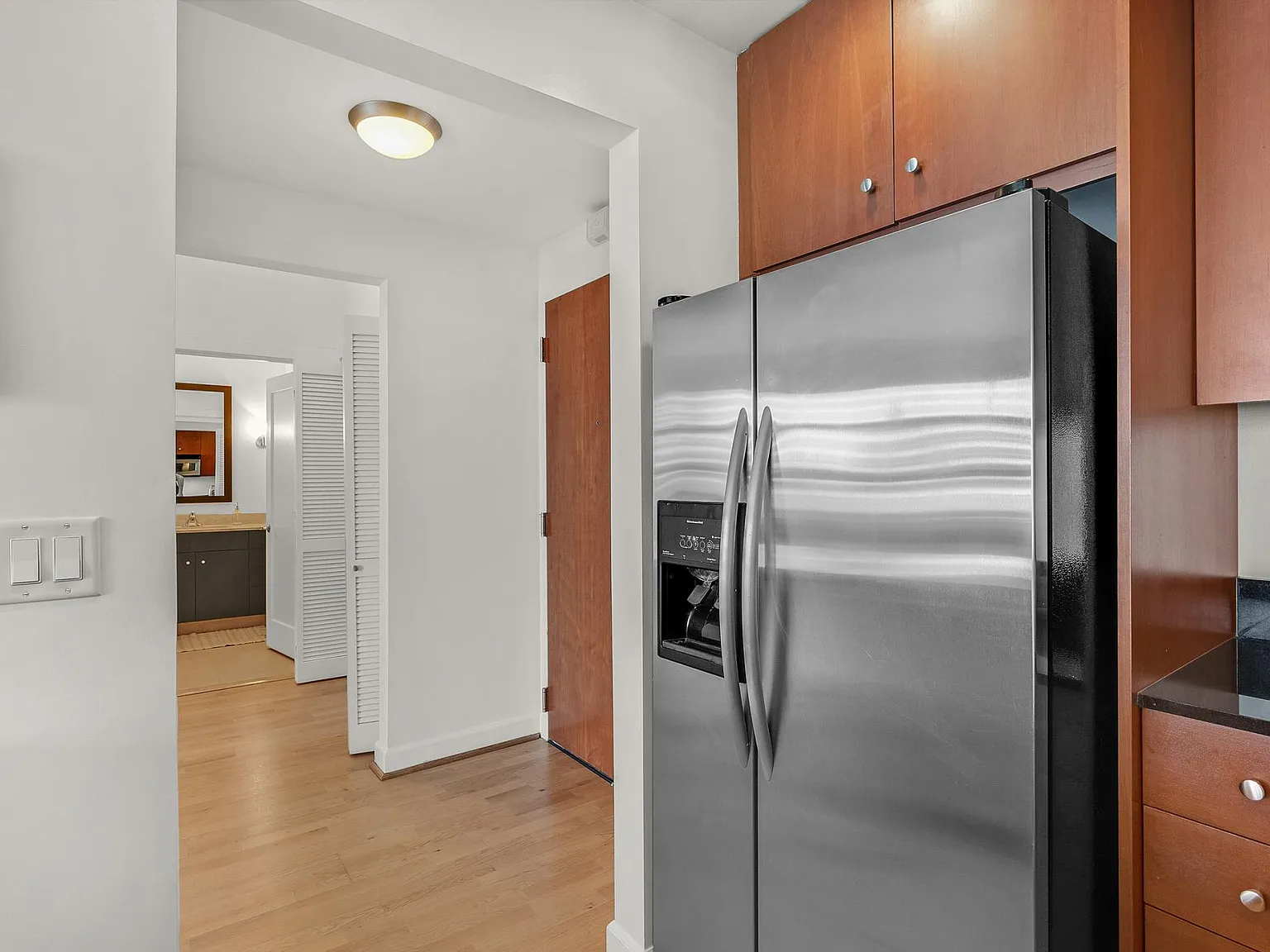 1 bed, 826 sqft, $2,850 — Photo 4