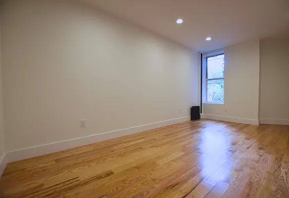 Rented by Bold New York | media 15