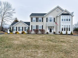 5 Orchard Dr, Whitehouse Station, NJ 08889