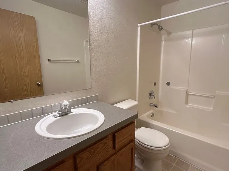 129 Villa Rd — Photo 16