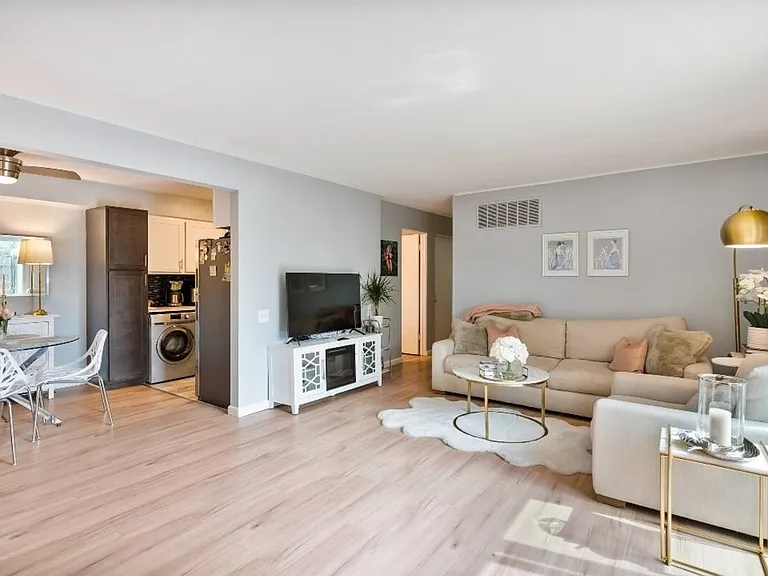 10469 Briarbend Dr #5 — Photo 2