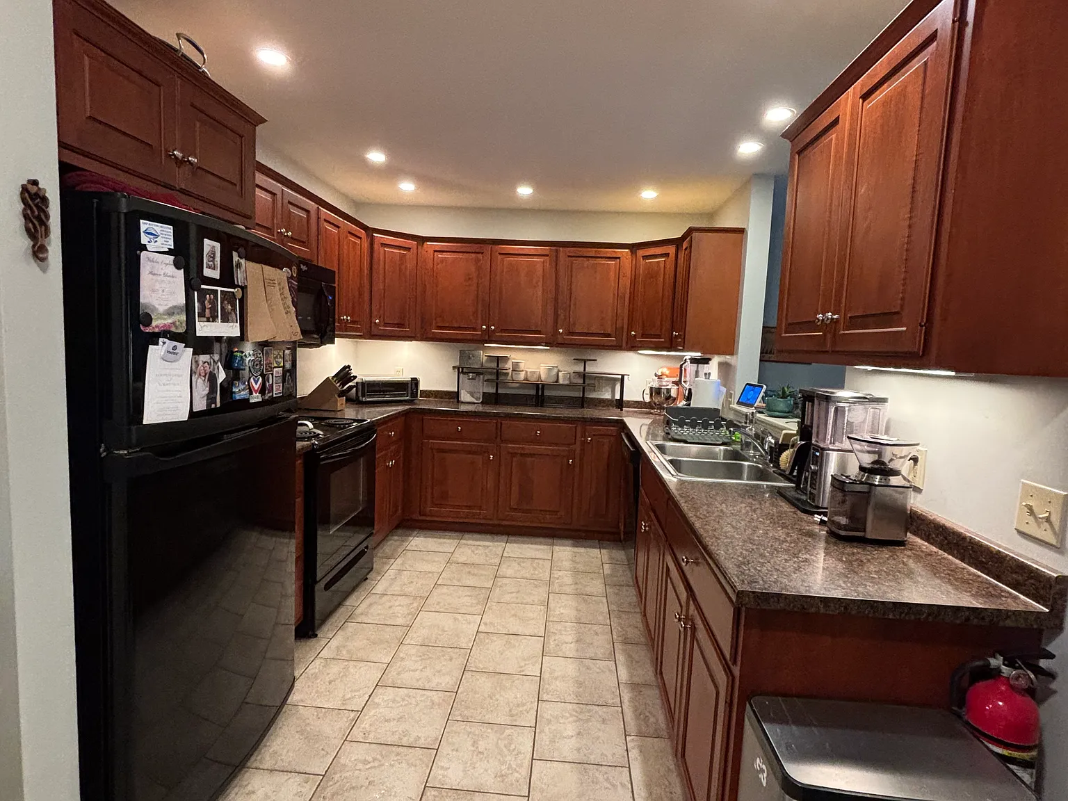 2 bed, 2.5 bath, 1500 sqft, $2,400 — Photo 2