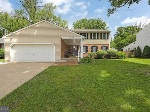 108 Holiday St, Mount Laurel, NJ 08054