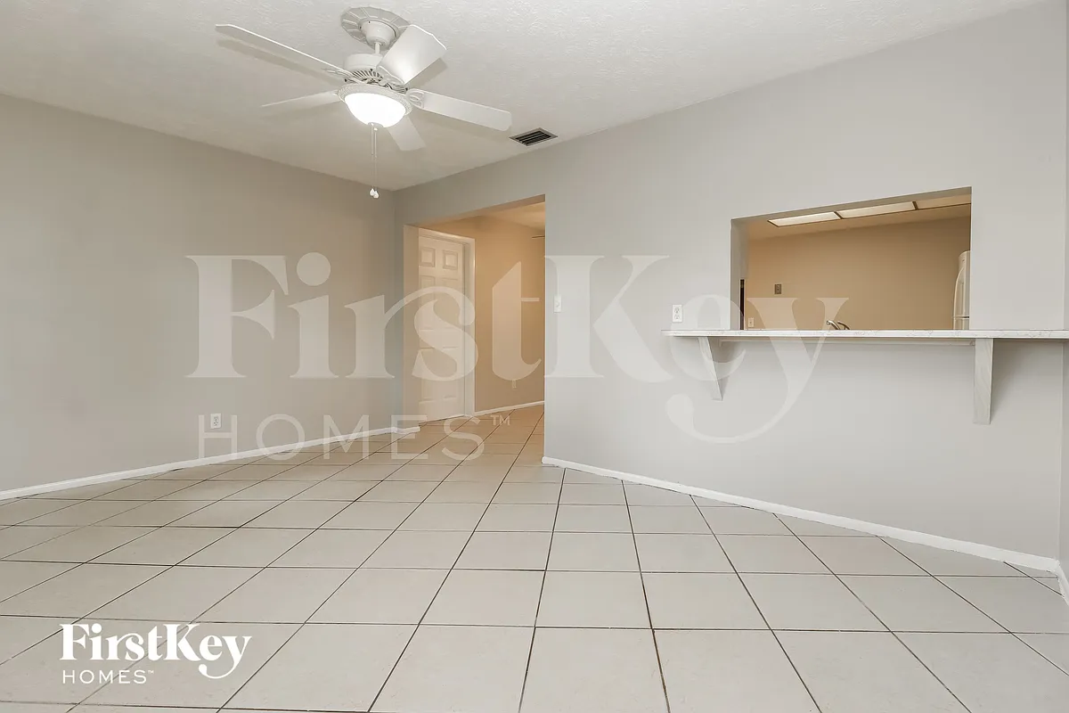 Building Photo - 2161 Tropic Ave